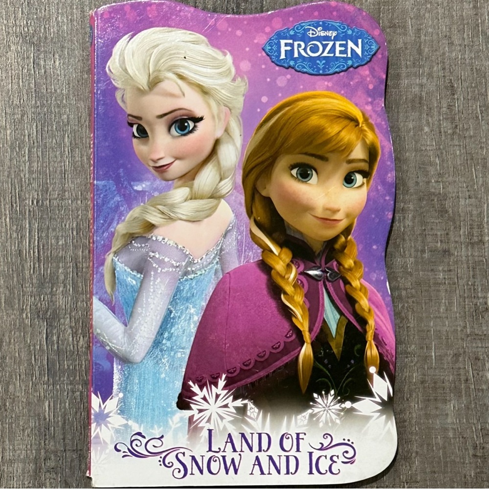 💞 New Disney Frozen “Land of Snow and Ice” Die Cut Children’s Board Book